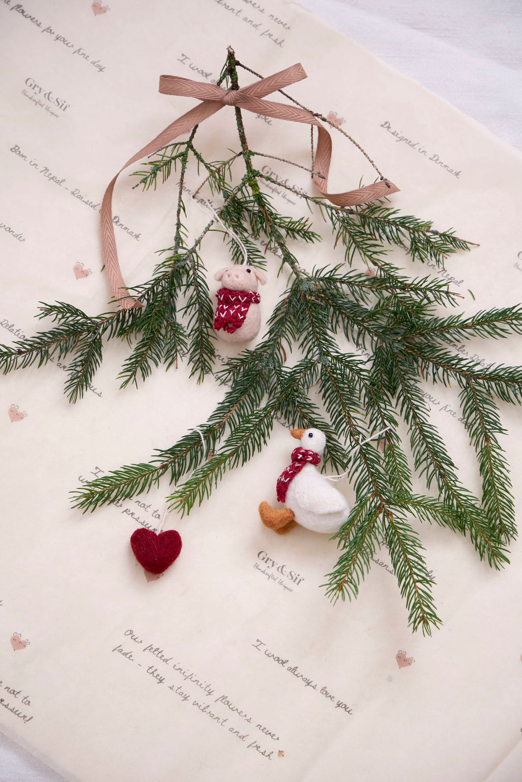 Christmas ornament - Goose with scarf