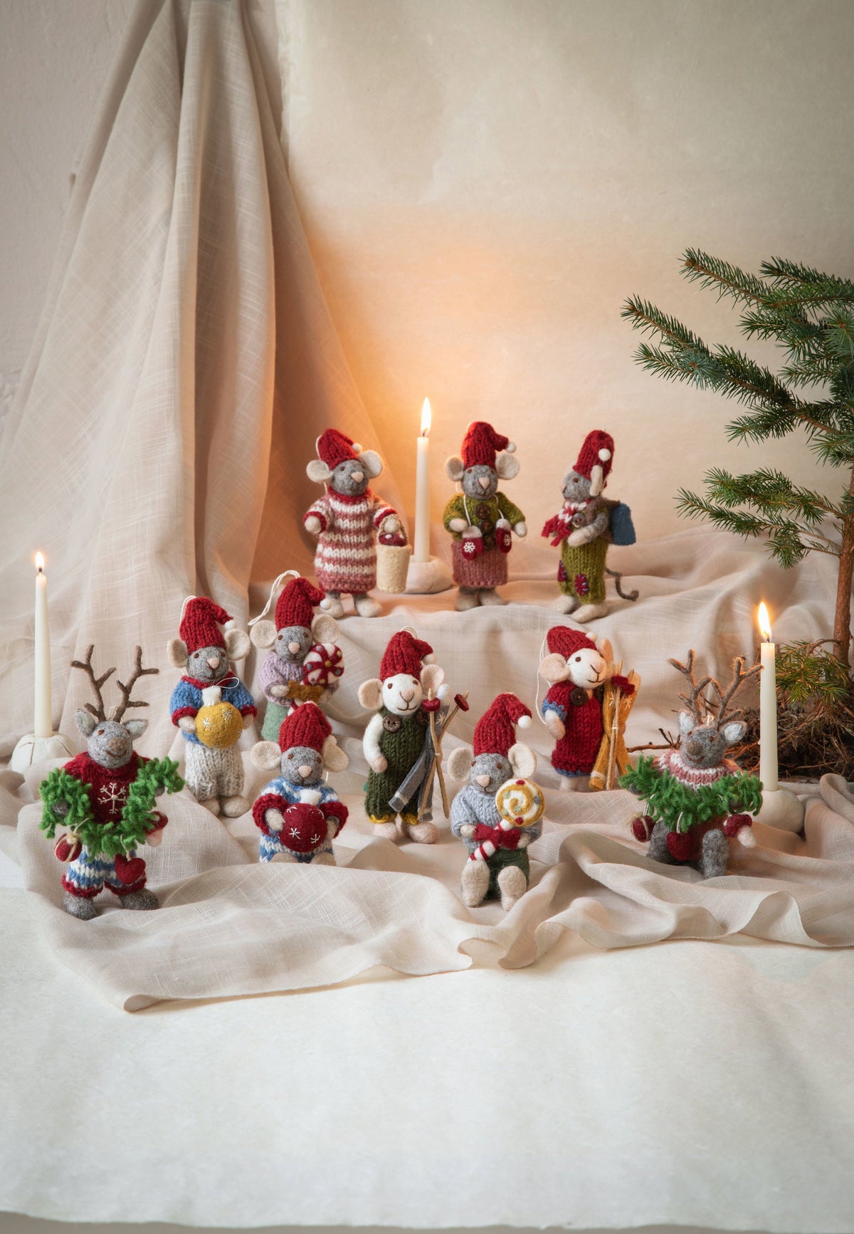Christmas ornament - Little white mouse on skis