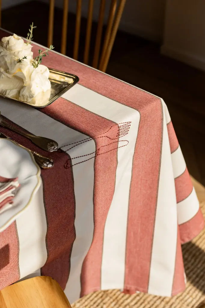 Auguste Rust tablecloth with stripes and embroidery
