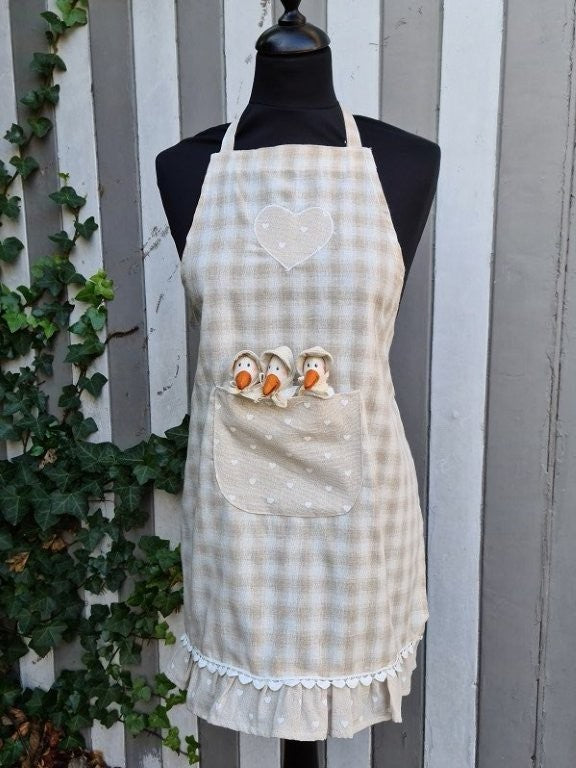 Children's apron with little geese – beige plaid