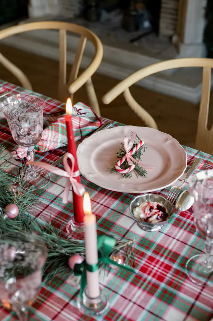 Angèle Red tablecloth with red check