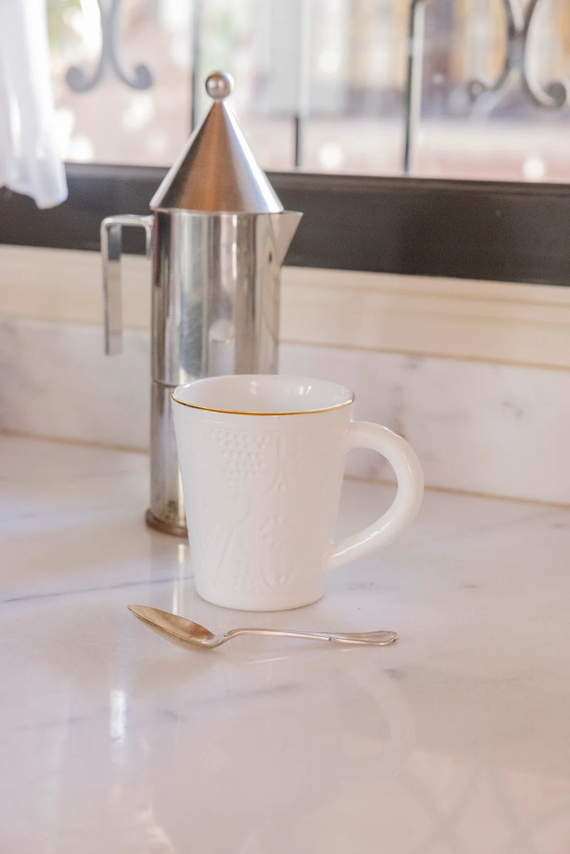 Keramische Theetas – Wit relief met goud – 300 ml