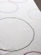 Tafellaken - Gebroken wit gekleurde cirkels - 150 x 240 cm