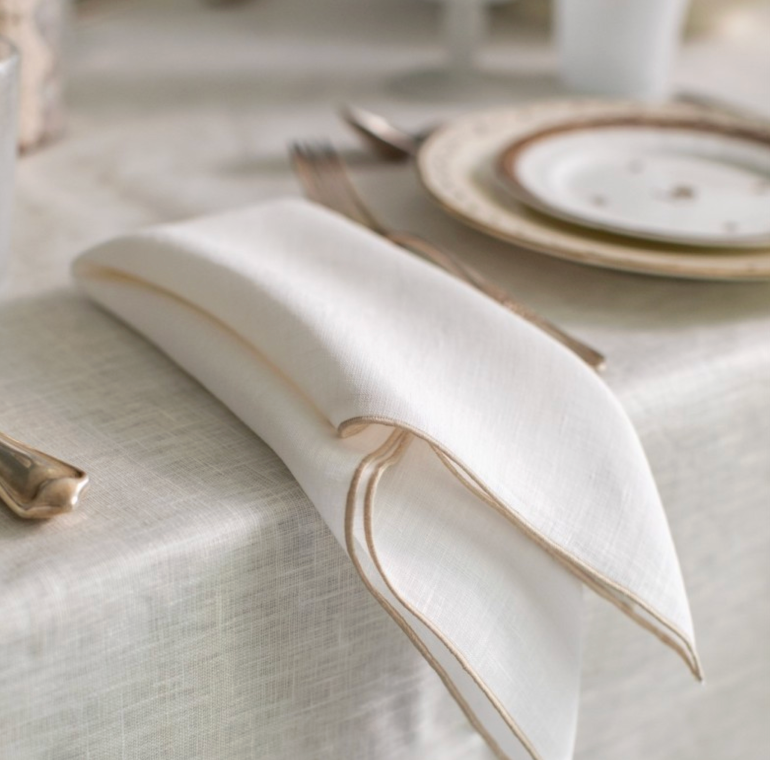 Linen Napkin with Contrasting Edge - White/Beige (45 × 45 cm)