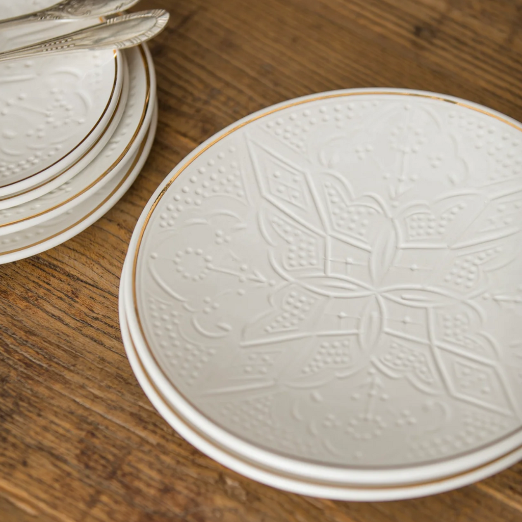 Ceramic Plate – White Relief with Gold - Ø 26