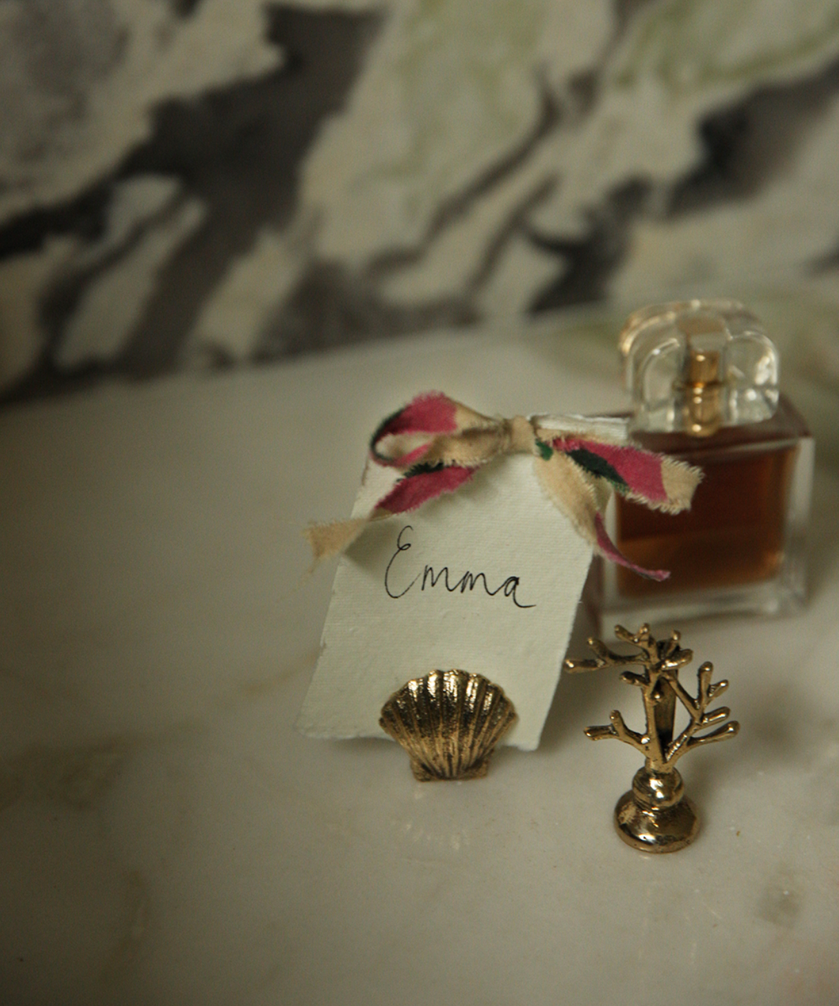 Card and photo holder "Shell"