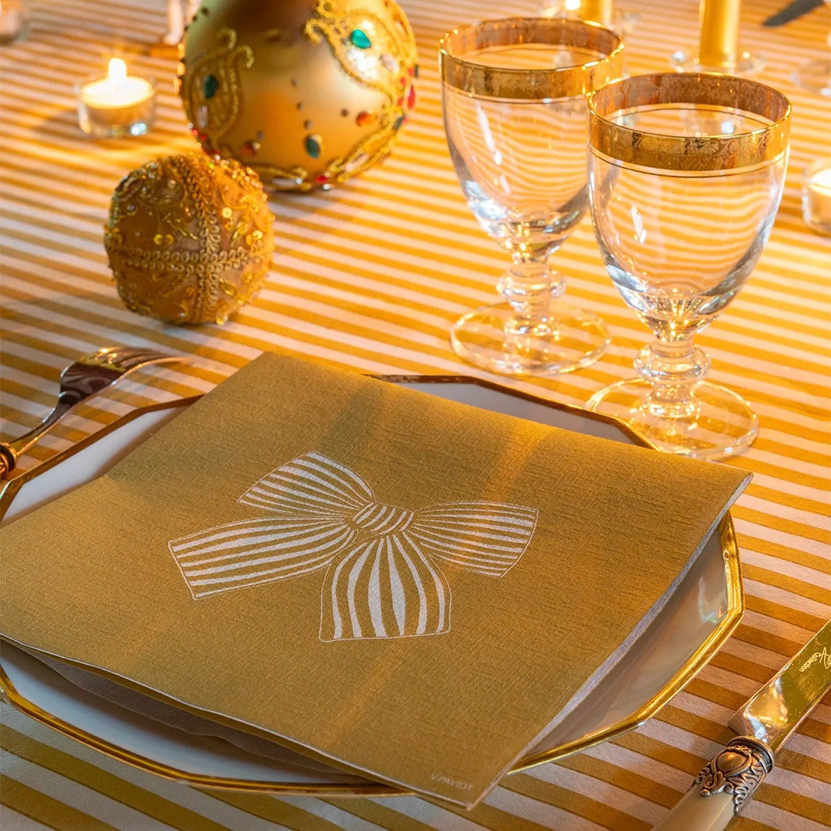Paper Christmas and winter napkins 25x25