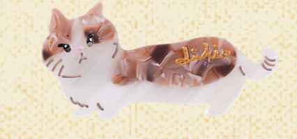 Likio Milk Coffee Cat hair clip shaped like a cat in milky coffee tones