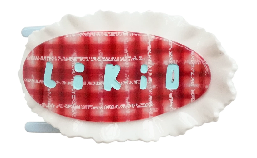 Platte Likio haarklem Berry Plaid in rood geruit met kanten rand, vooraanzicht